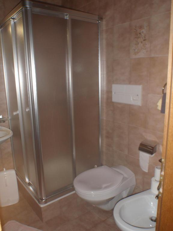 Hotel Silvesterhof Dobbiaco Pokój zdjęcie