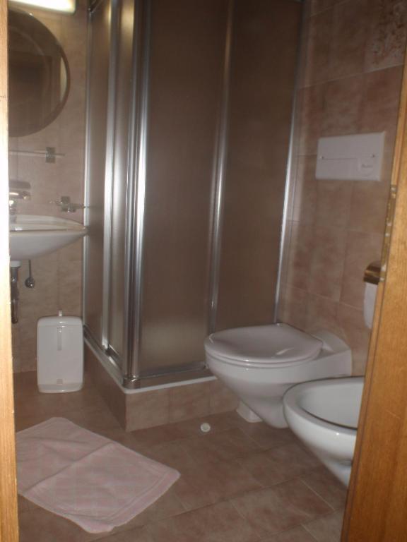 Hotel Silvesterhof Dobbiaco Pokój zdjęcie