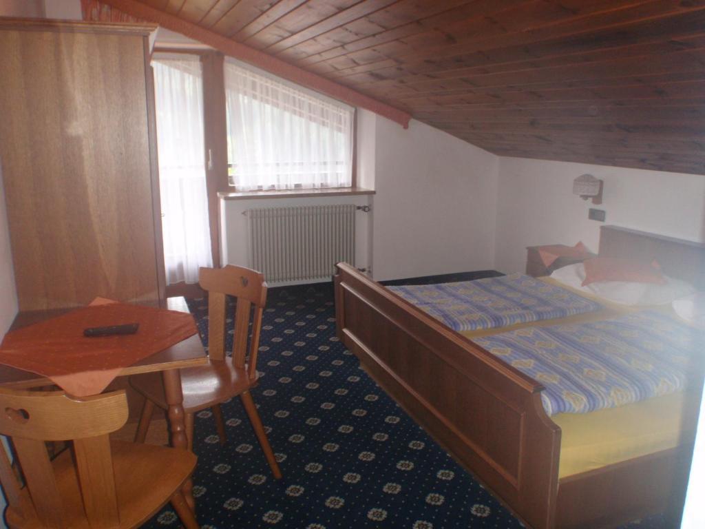 Hotel Silvesterhof Dobbiaco Pokój zdjęcie
